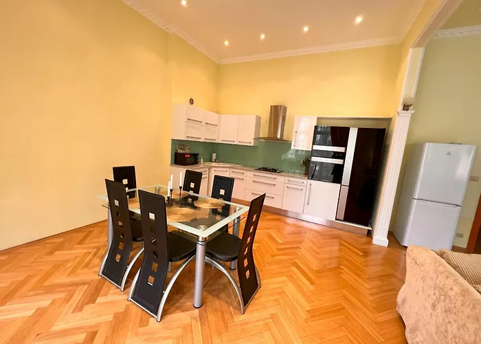 Jurincom Apartments Sadova