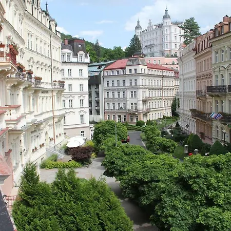Jurincom Apartments Sadova Karlovy Vary Exterior photo
